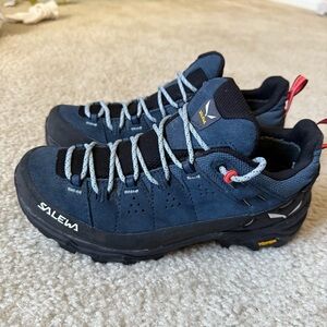 Salewa Women’s ALP TRAINER 2 Size 6.5